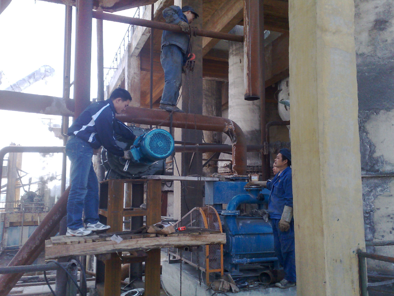 化工行業(yè)真空系統(tǒng)安裝現(xiàn)場 化工行業(yè)真空系統(tǒng)安裝現(xiàn)場